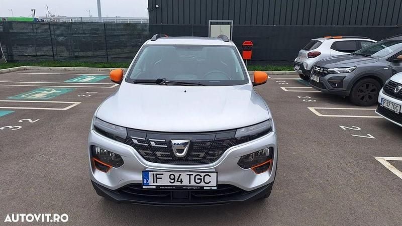 Second-hand Dacia Spring Essentiel 33 kW (45 CP) 2022 Culoareargint Hatchback