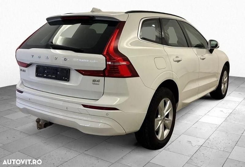 Second-hand Volvo XC60 Momentum 197 CP (144 kW) 2022 Culoarealb SUV