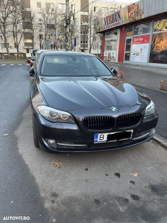 Second-hand BMW 525 Comfort Edition 218 CP (160 kW) 2013 Negru Berlinǎ