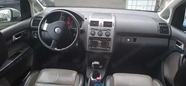 Utilizat 2010 VW Touran Monovolum | 3.900 EUR (Super Preț) - Imagine 1/4