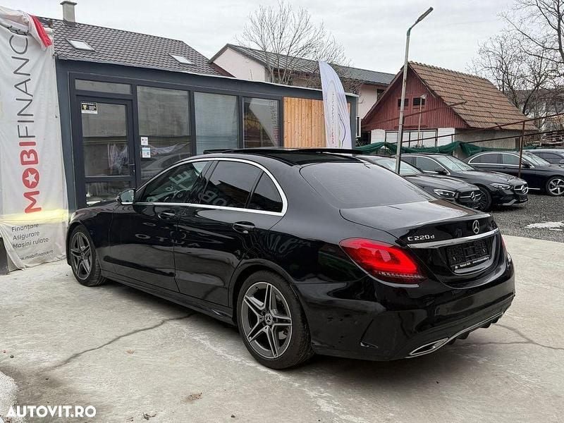 Second-hand Mercedes C220 AMG line 194 CP (142 kW) 2019 Culoarenegru Berlinǎ