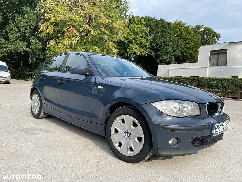 Culoarealbastru Utilizat 2005 BMW 118 Hatchback | 2.900 EUR (Preț OK) - Imagine 1/4