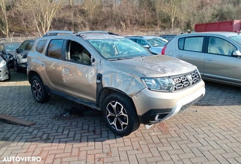 Bej Utilizat 2020 Dacia Duster Prestige SUV | 5.850 EUR - Imagine 1/4