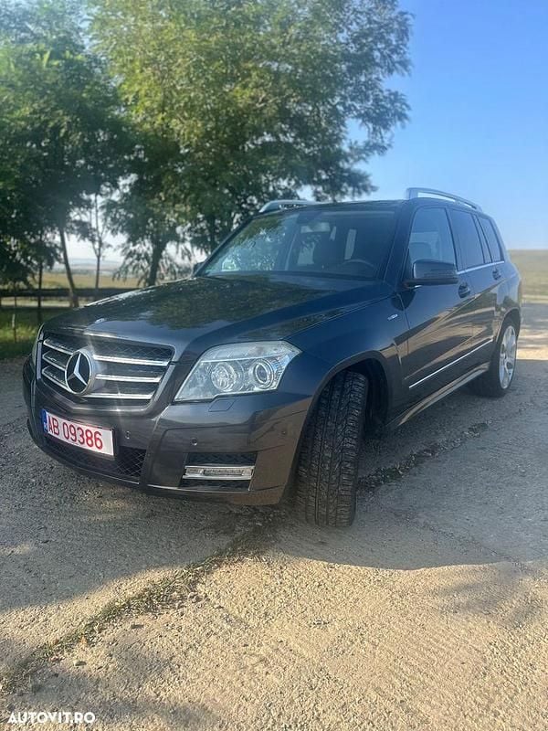 Culoaregri Utilizat 2012 Mercedes GLK220 SUV | 9.990 EUR (Preț bun) - Imagine 1/4
