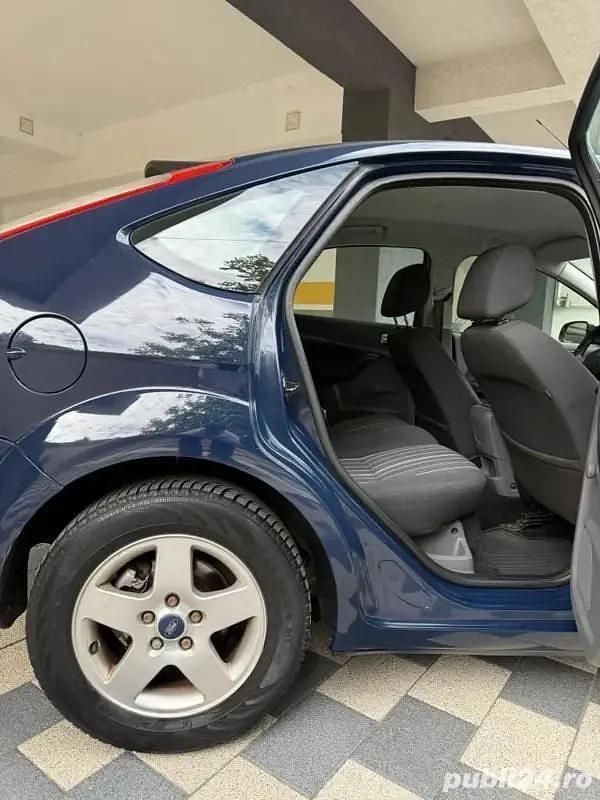 Albastru Utilizat 2008 Ford Focus Hatchback | 2.900 EUR (Scump) - Imagine 1/4