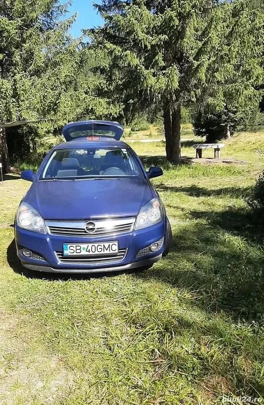 Culoarealbastru Utilizat 2010 Opel Astra Break | 2.200 EUR (Preț bun) - Imagine 1/4