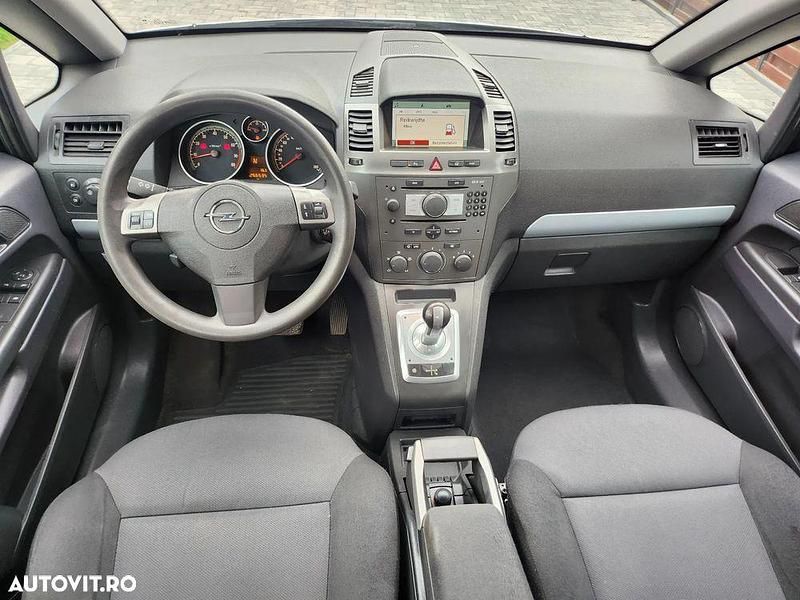 Second-hand Opel Zafira Cosmo 140 CP (102 kW) 2008 Culoareargint Monovolum