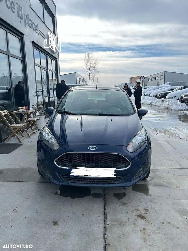 Second-hand Ford Fiesta 75 CP (55 kW) 2016 Culoarealbastru Berlinǎ