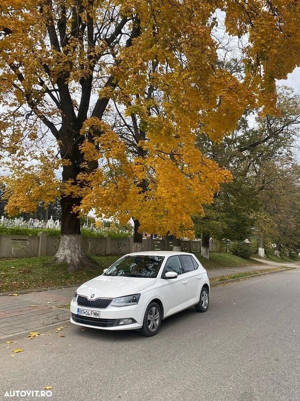 Culoarealb Utilizat 2015 Skoda Fabia Ambition Hatchback | 5.500 EUR (Preț OK) - Imagine 1/4