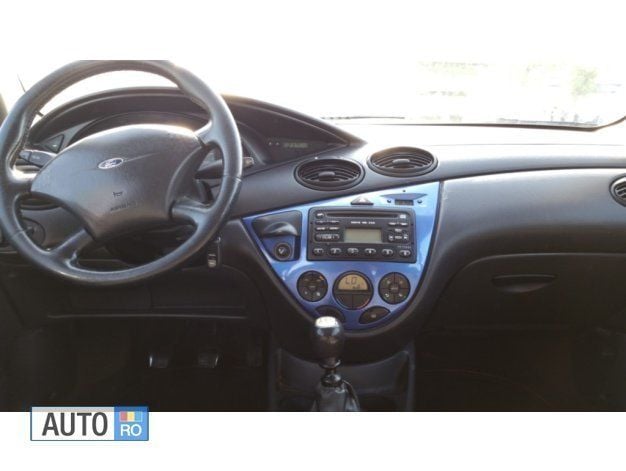 Second-hand Ford Focus 90 CP (66 kW) 2001 Albastru Break