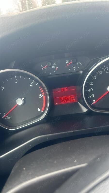 Utilizat 2010 Ford Mondeo Berlinǎ | 3.000 EUR - Imagine 1/4