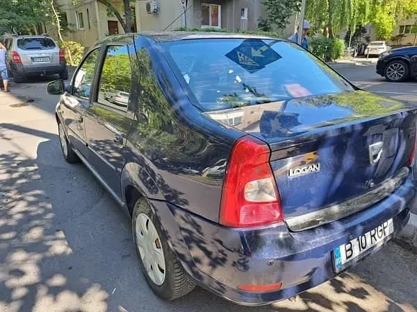 Utilizat 2013 Dacia Logan Berlinǎ | 3.500 EUR (Super Preț) - Imagine 1/4