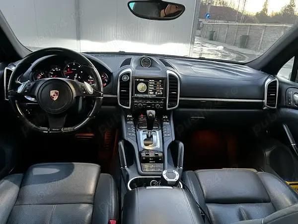 Second-hand Porsche Cayenne 245 CP (180 kW) 2012 Culoaremaro SUV