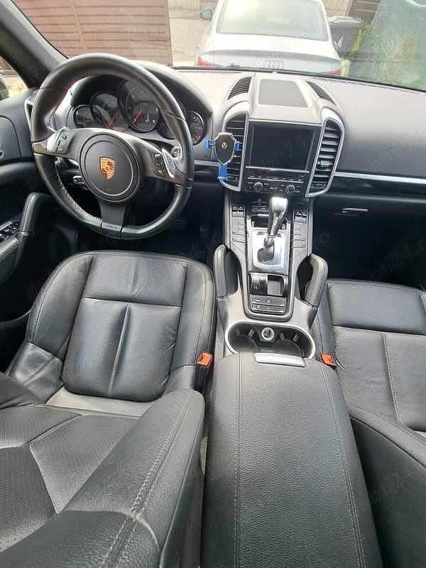 Second-hand Porsche Cayenne 245 CP (180 kW) 2012 SUV