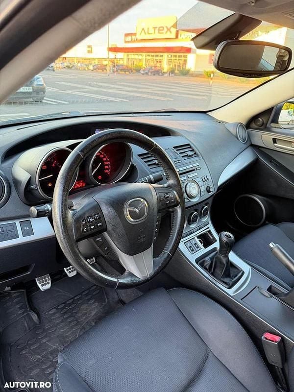 Second-hand Mazda 3 109 CP (80 kW) 2010 Culoaregri Berlinǎ