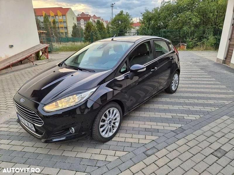 Culoarenegru Utilizat 2013 Ford Fiesta Titanium Hatchback | 5.700 EUR (Preț OK) - Imagine 1/4