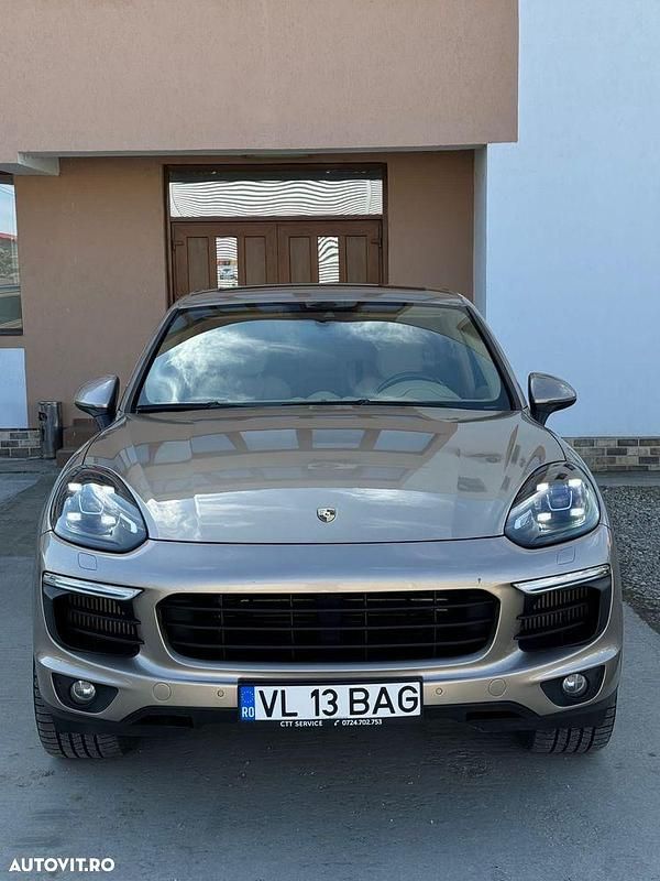 Culoaremaro Utilizat 2015 Porsche Cayenne SUV | 34.000 EUR (Preț OK) - Imagine 1/4