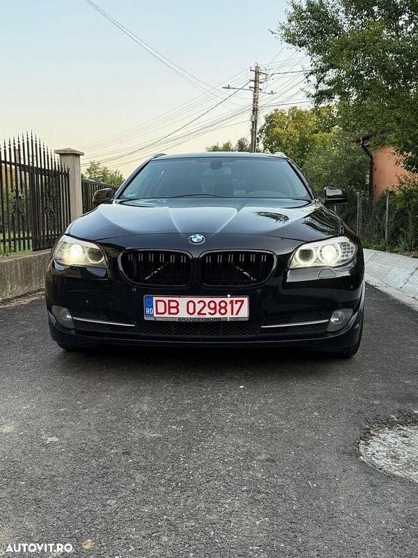 Culoarenegru Utilizat 2010 BMW 520 Comfort Edition Break | 6.150 EUR (Preț OK) - Imagine 1/4