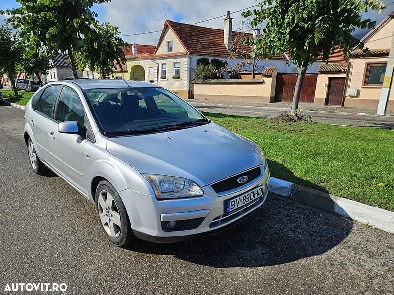 Culoareargint Utilizat 2007 Ford Focus Trend Hatchback | 1.950 EUR (Preț OK) - Imagine 1/4