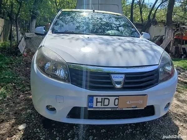 Utilizat 2010 Dacia Sandero Hatchback | 2.549 EUR (Preț OK) - Imagine 1/4