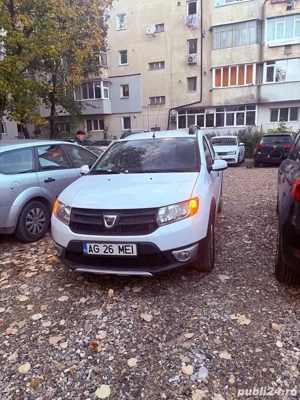 Utilizat 2014 Dacia Sandero Stepway Berlinǎ | 4.200 EUR - Imagine 1/4
