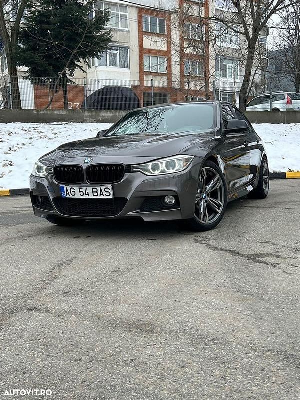 Second-hand BMW 318 Sport Line 143 CP (105 kW) 2013 Culoaremaro Berlinǎ