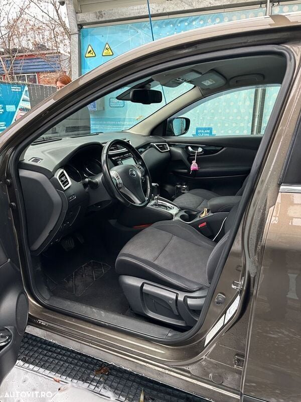 Maro Utilizat 2014 Nissan Qashqai N-Connecta SUV | 7.900 EUR (Preț bun) - Imagine 1/4