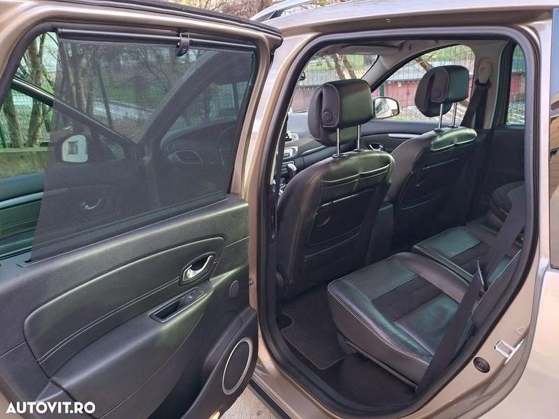 Second-hand Renault Scénic III Bose Edition 110 CP (80 kW) 2015 Culoarebej Monovolum