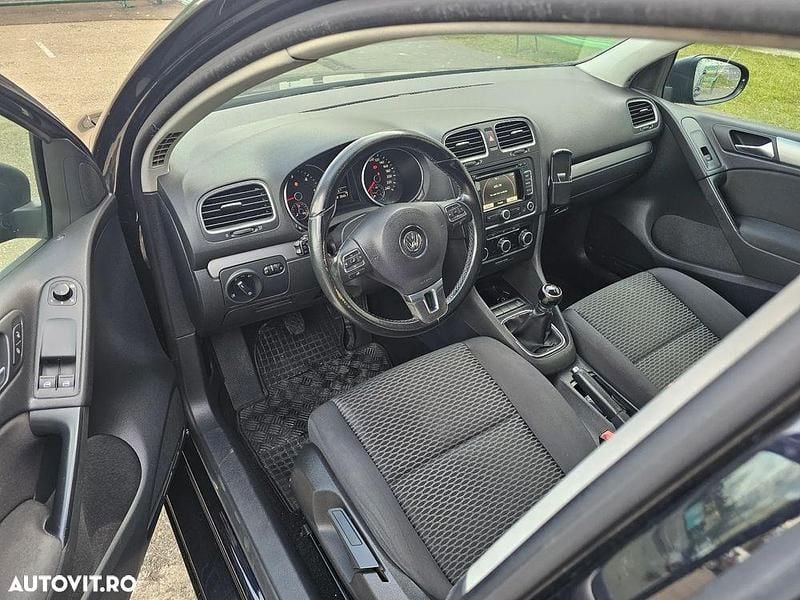Second-hand VW Golf VI Comfortline 105 CP (77 kW) 2011 Culoarenegru Hatchback