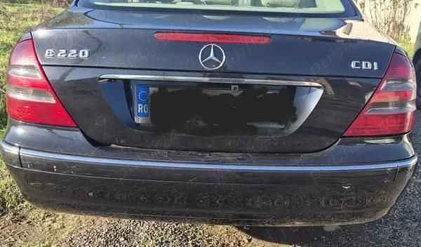 Second-hand Mercedes E200 150 CP (110 kW) 2003 Berlinǎ