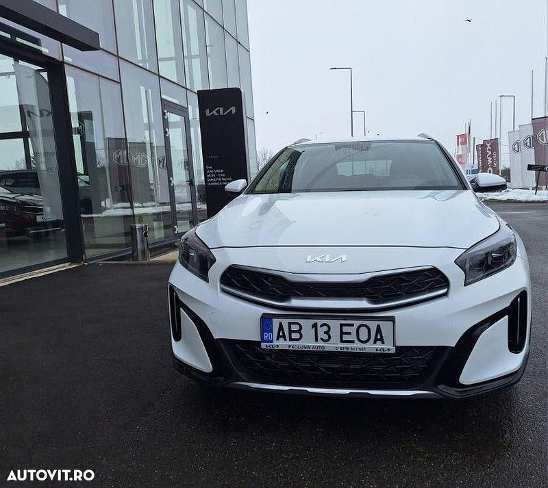 Nouă Kia XCeed 150 CP (110 kW) 2025 Culoarealb SUV