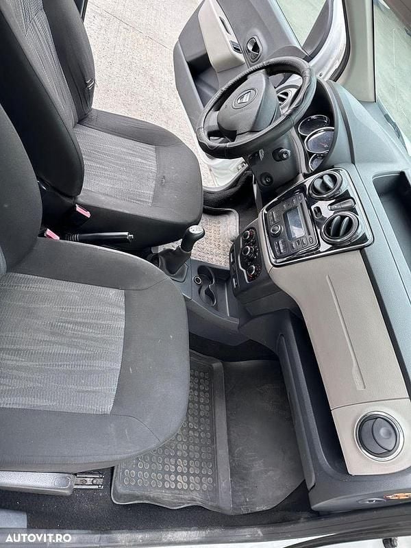 Second-hand Dacia Dokker 75 CP (55 kW) 2016 Culoarealb Monovolum