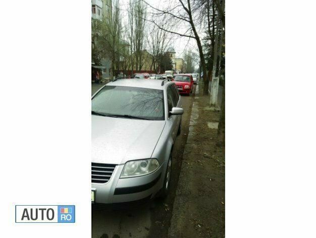Gri Utilizat 2002 VW Passat Break | 1.200 EUR (Preț bun) - Imagine 1/3
