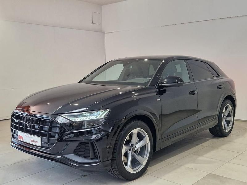 Negru metalic Second-hand 2023 Audi Q8 SUV | 73.500 EUR (Scump) - Imagine 1/4