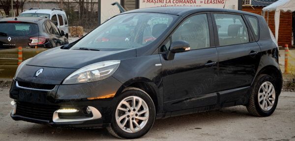 Utilizat 2012 Renault Mégane III Break | 3.999 EUR (Preț bun) - Imagine 1/4