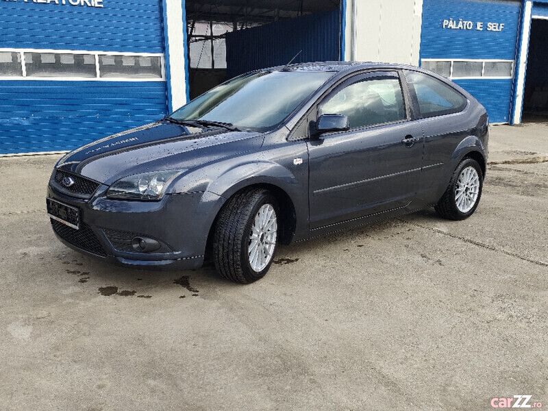 Gri Utilizat 2005 Ford Focus Sport | 2.700 EUR - Imagine 1/4