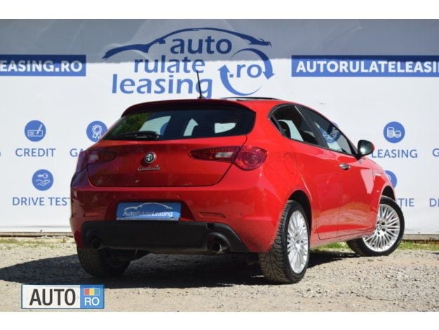 Second-hand Alfa Romeo Giulietta 140 CP (102 kW) 2013 Rosu Hatchback
