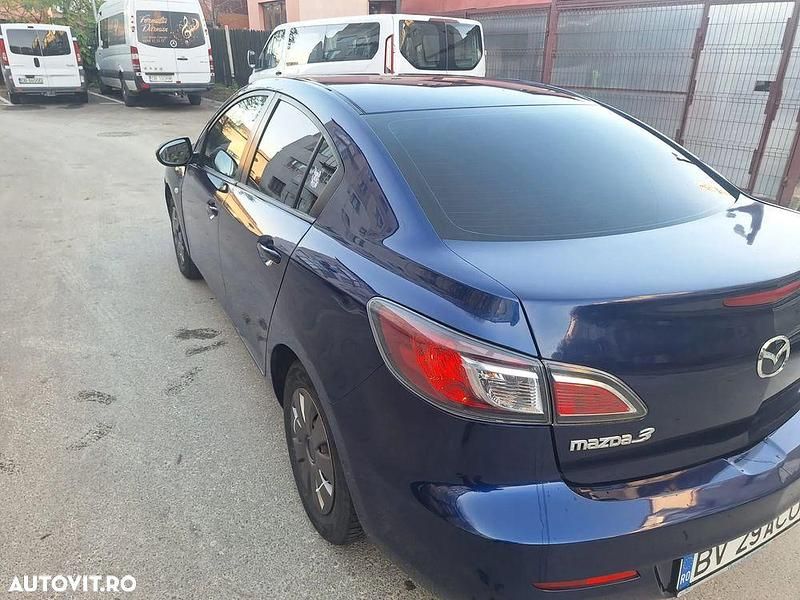 Second-hand Mazda 3 Active 105 CP (77 kW) 2011 Culoarealbastru Berlinǎ