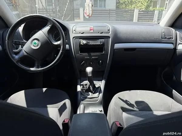 Gri Utilizat 2008 Skoda Octavia Elegance Break | 3.199 EUR (Preț bun) - Imagine 1/4