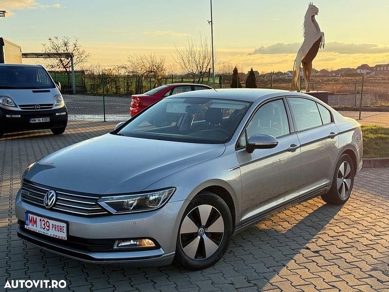 Culoareargint Utilizat 2016 VW Passat Comfortline Break | 9.990 EUR (Preț OK) - Imagine 1/4