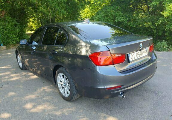 Gri Utilizat 2015 BMW 318 Berlinǎ | 9.500 EUR (Super Preț) - Imagine 1/4