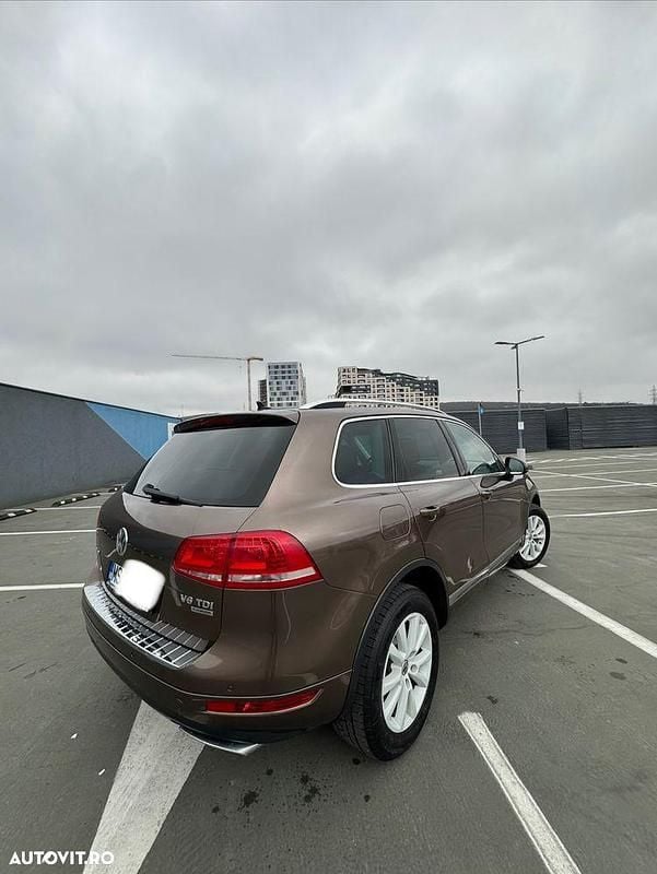 Second-hand VW Touareg Mountain 204 CP (150 kW) 2014 Culoaremaro SUV