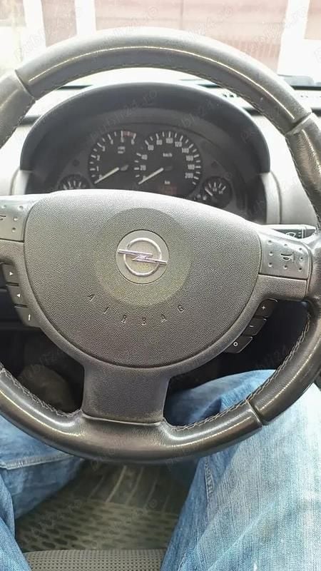 Second-hand Opel Corsa 70 CP (51 kW) 2004 Berlinǎ