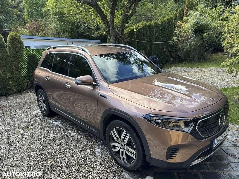Culoaremaro Utilizat 2022 Mercedes EQB300 SUV | 28.435 EUR (Preț OK) - Imagine 1/4
