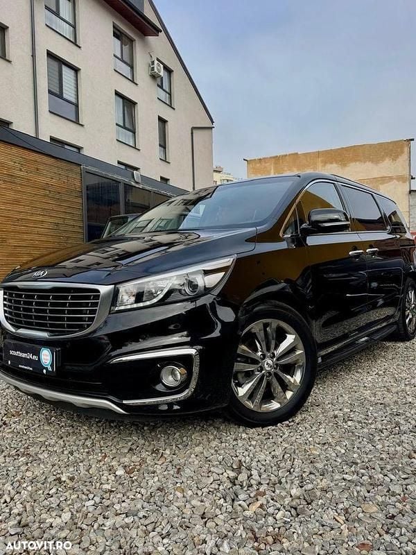 Second-hand Kia Carnival 200 CP (147 kW) 2016 Culoarenegru Monovolum