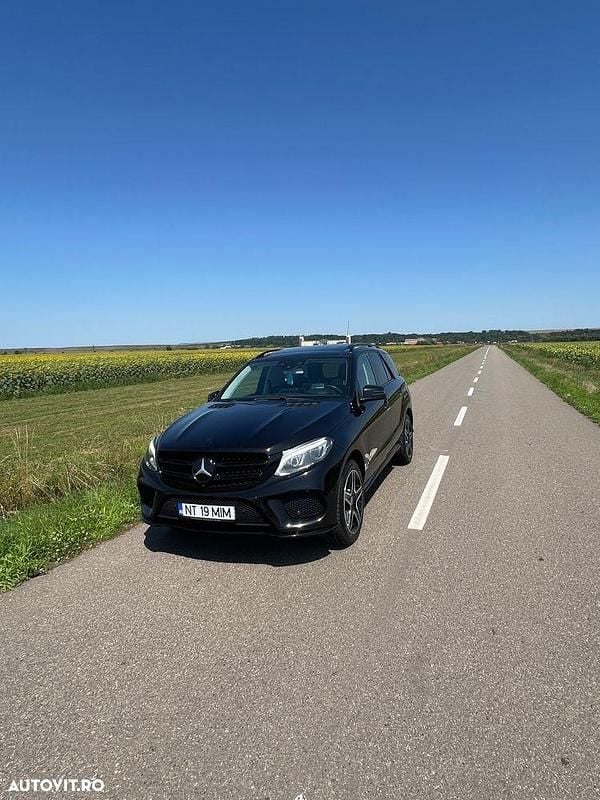 Culoarenegru Utilizat 2018 Mercedes GLE350 AMG line SUV | 23.200 EUR (Super Preț) - Imagine 1/4