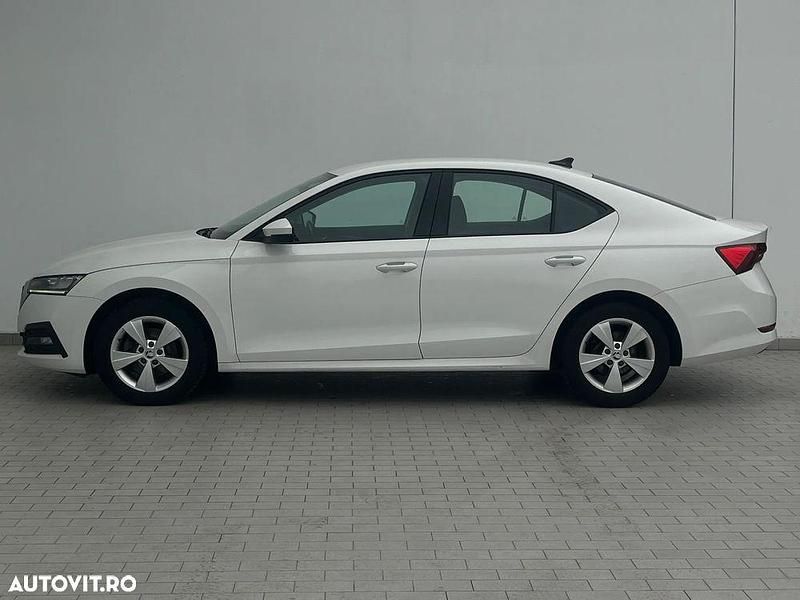 Second-hand Skoda Octavia Ambition 115 CP (84 kW) 2022 Culoarealb Berlinǎ