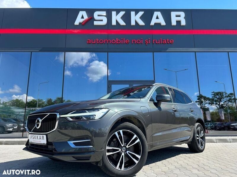 Gri Utilizat 2019 Volvo XC60 Momentum SUV | 32.538 EUR (Preț OK) - Imagine 1/4