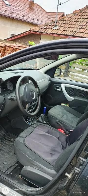 Negru Utilizat 2010 Dacia Sandero Hatchback | 2.800 EUR (Preț OK) - Imagine 1/4