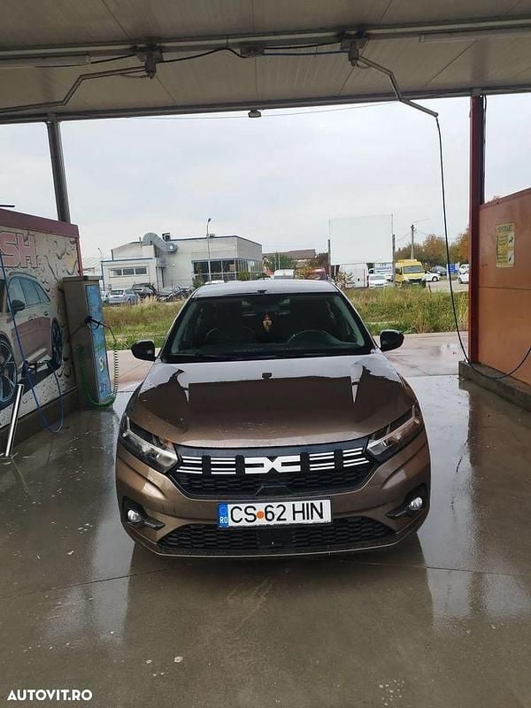 Culoaremaro Utilizat 2021 Dacia Logan Essentiel Hatchback | 8.200 EUR (Preț OK) - Imagine 1/4